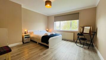 3 bedrooms, desk, travel crib, free WiFi