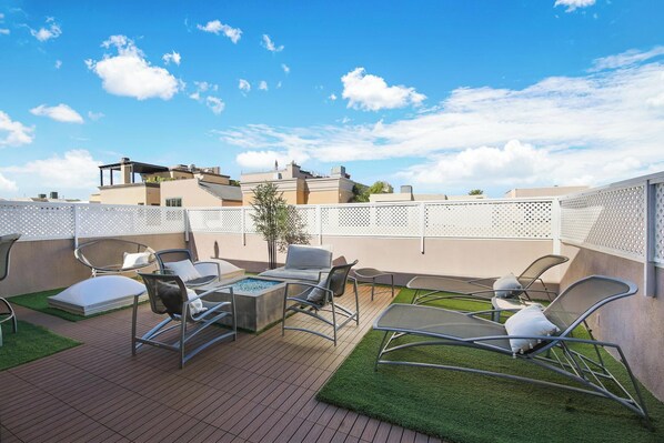 Terrace/patio - Luxury 5-bedroom house with AC in Marina del Rey (Marina del Rey)
