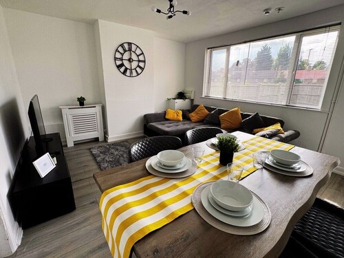 Home In Northampton | Contractors Welcome