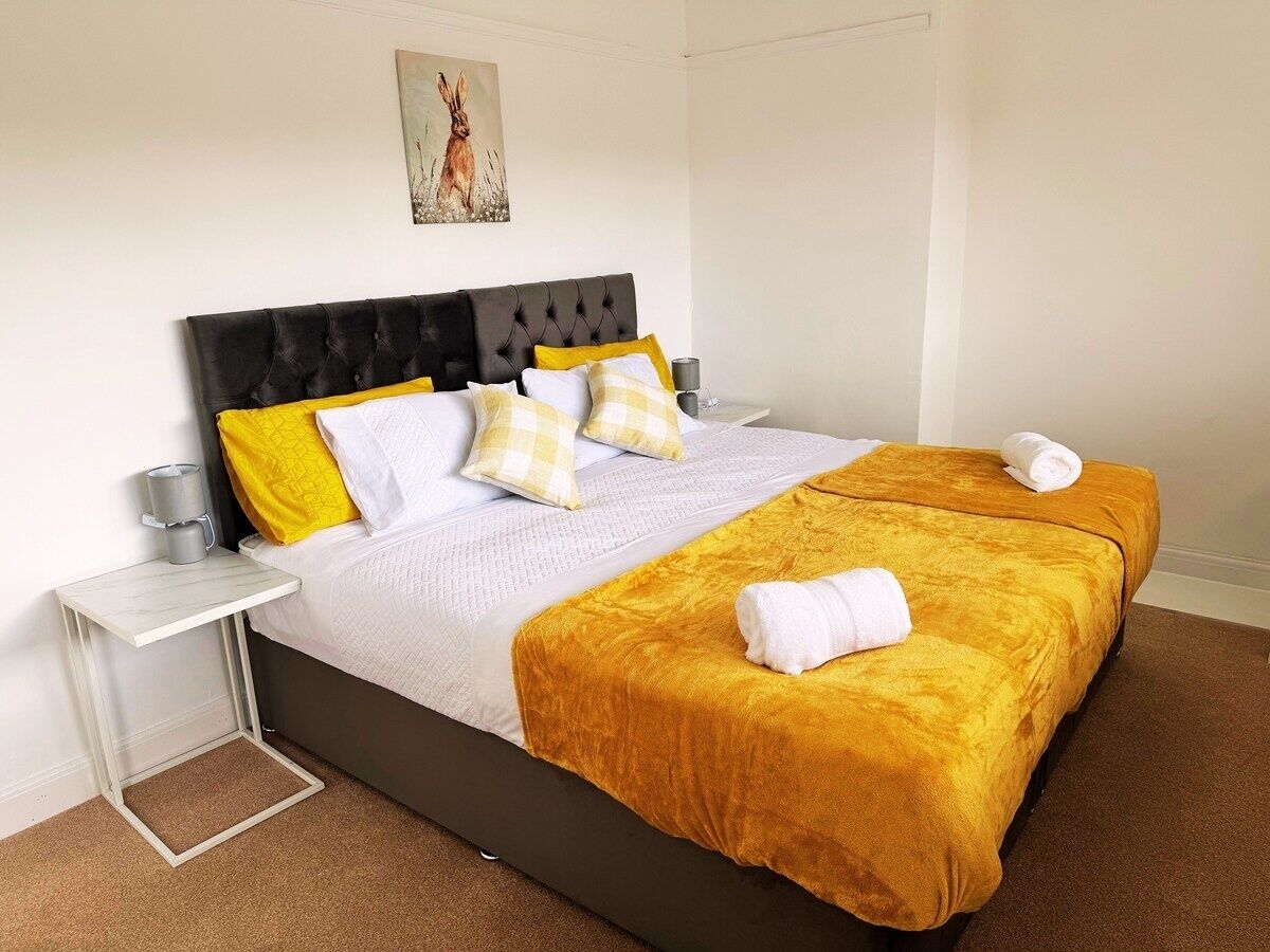 3 bedrooms, iron/ironing board, Internet, bed sheets