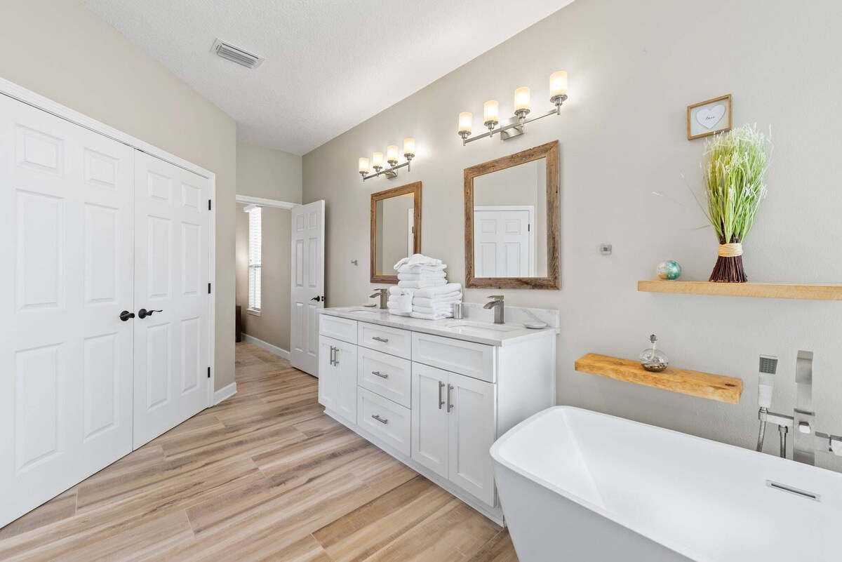 Photo 20 of Dreamy Destin Stay: Golf Cart + Resort Amenities