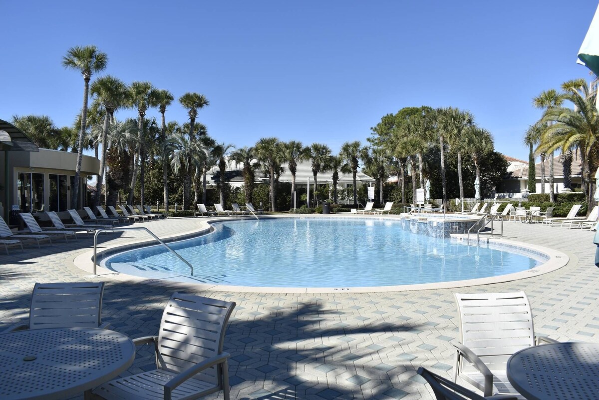 Photo 44 of Dreamy Destin Stay: Golf Cart + Resort Amenities