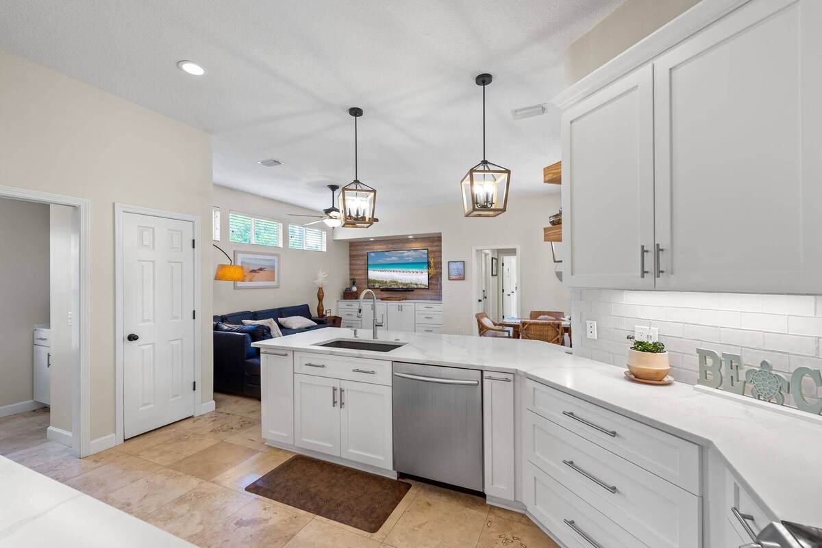 Photo 33 of Dreamy Destin Stay: Golf Cart + Resort Amenities