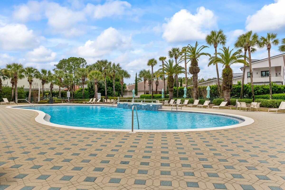 Photo 45 of Dreamy Destin Stay: Golf Cart + Resort Amenities