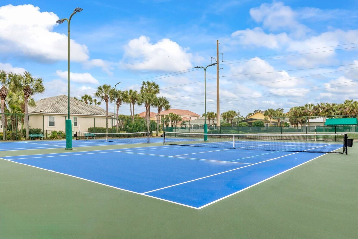 Photo 47 of Dreamy Destin Stay: Golf Cart + Resort Amenities