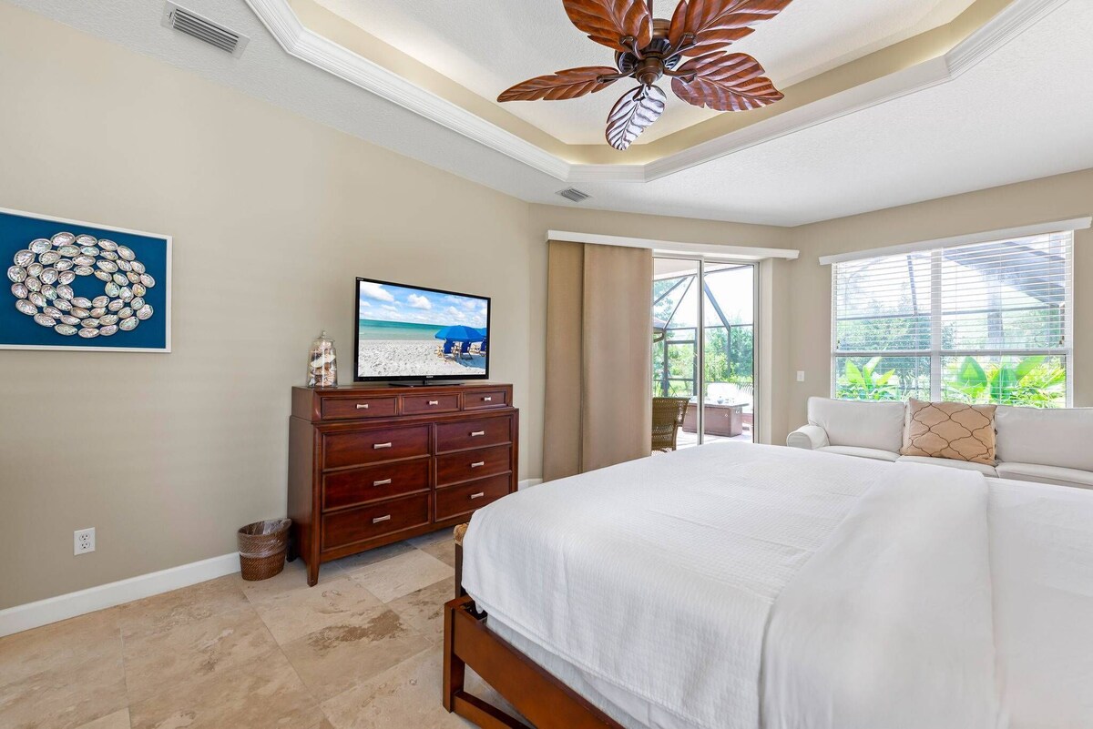 Photo 17 of Dreamy Destin Stay: Golf Cart + Resort Amenities