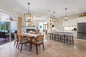 Dining - Dreamy Destin Stay: Golf Cart + Resort Amenities (Destin)