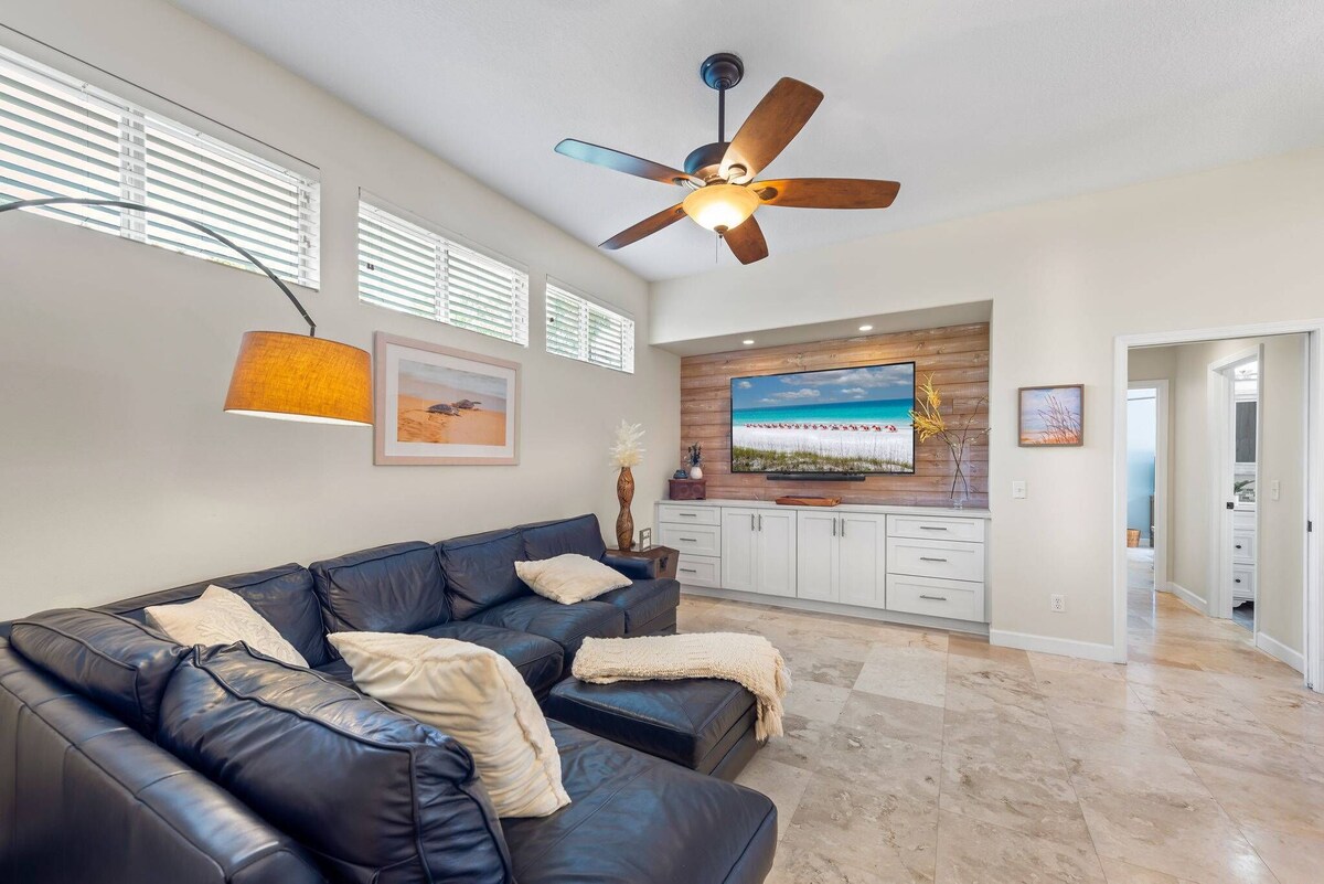 Photo 32 of Dreamy Destin Stay: Golf Cart + Resort Amenities