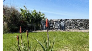 Outdoor dining - House By The Sea, breathtaking, uninterrupted views of the Mory Firth ... (Portsoy)
