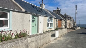 Exterior - House By The Sea, breathtaking, uninterrupted views of the Mory Firth ... (Portsoy)