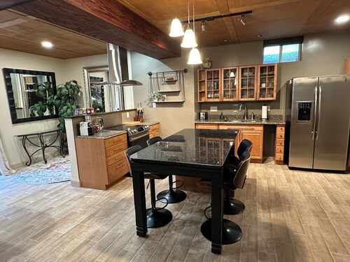 NEW! Lux Lax Mountain Retreat at “The Sage Hen”