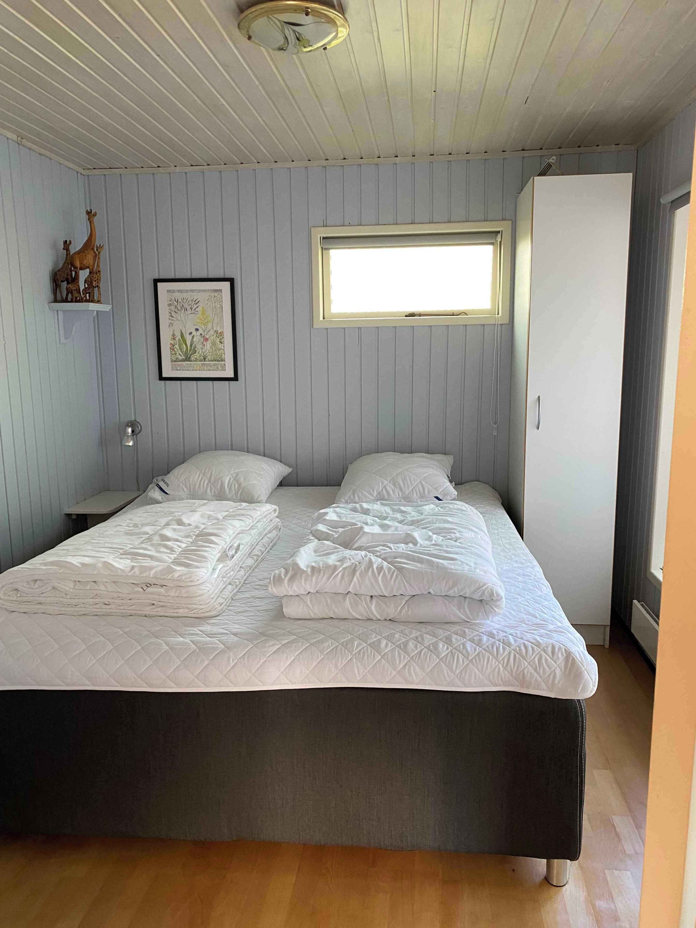 3 bedrooms, iron/ironing board, free WiFi