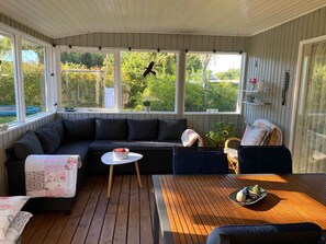 Flat-screen TV, DVD player, stereo - Magical holiday for kids and adults (Farsø)