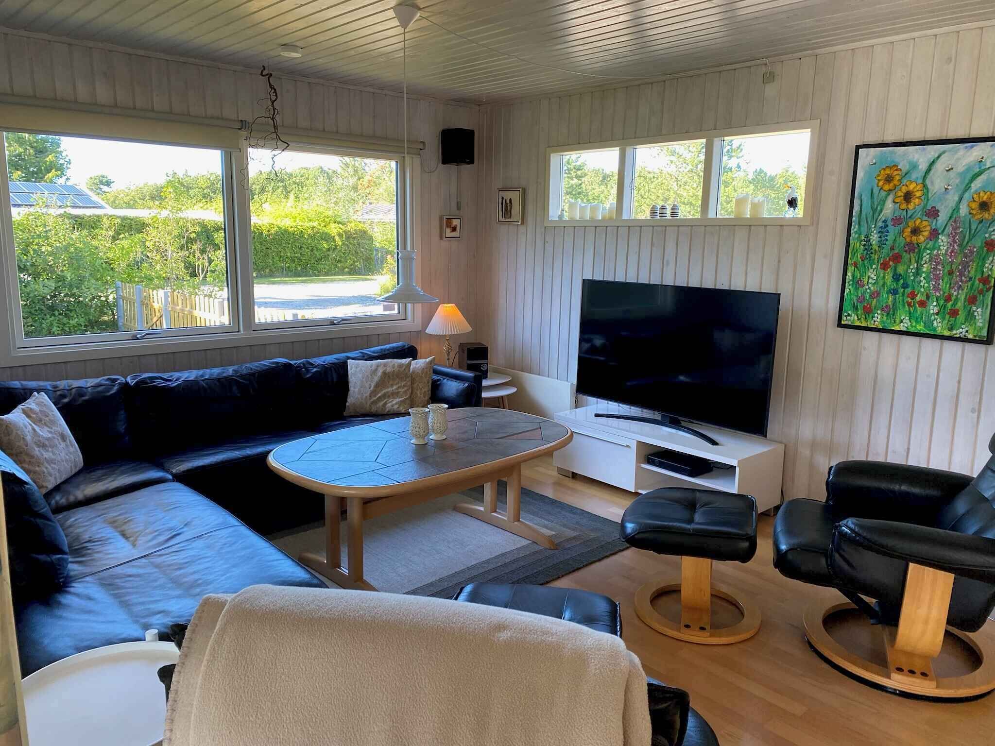 Flat-screen TV, DVD player, stereo