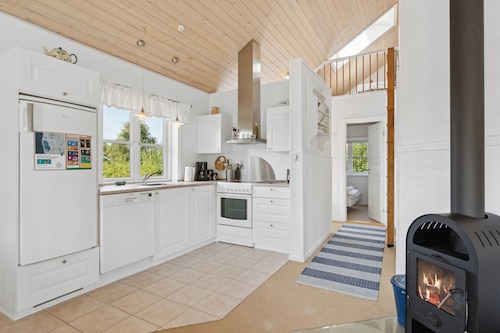 Peaceful cottage in scenic surroundings