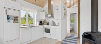 Peaceful cottage in scenic surroundings