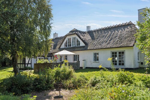 Idyllic half-timbered house for 10 guests