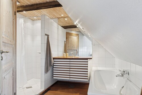 Idyllic half-timbered house for 10 guests