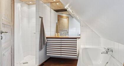 Idyllic half-timbered house for 10 guests