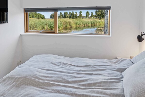 3 bedrooms, iron/ironing board, free WiFi