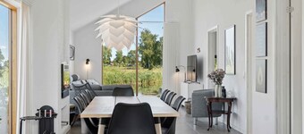 Lakefront Luxury in Kongsnæs Holiday Retreat