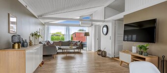 Family-friendly activity house by the sea