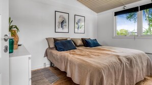 2 bedrooms, free WiFi - Family-friendly activity house by the sea (Frederikshavn)