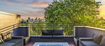 Adjacent townhomes, 8 rooms, 2mi to DT, City View