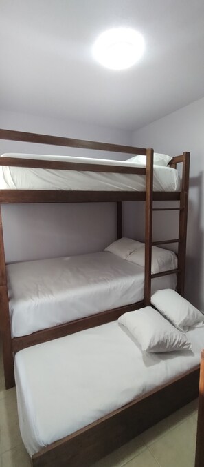 3 bedrooms, iron/ironing board, free WiFi, bed sheets
