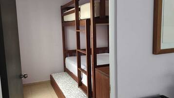 3 Schlafzimmer, Bügeleisen/Bügelbrett, kostenloses WLAN, Bettwäsche