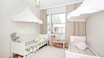 2 bedrooms, desk, iron/ironing board, free WiFi