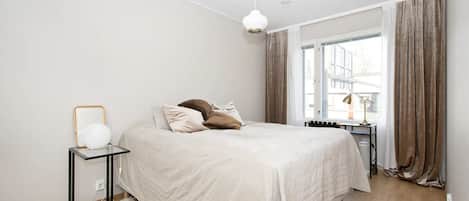 2 chambres, bureau, fer et planche Ă repasser, accĂšs au Wi-Fi (inclus)