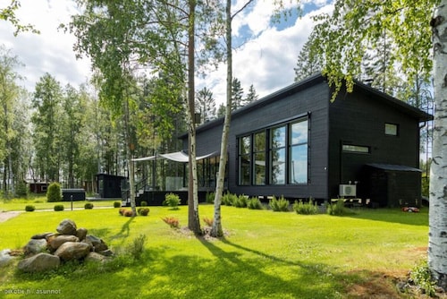 Luxury Lakeside Villa with Sauna & Outdoor Grill