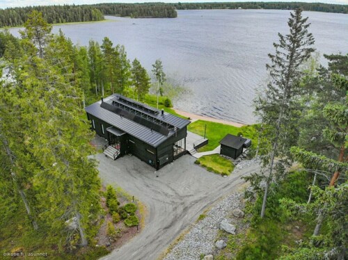 Luxury Lakeside Villa with Sauna & Outdoor Grill