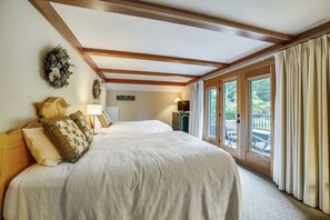3 chambres, fer et planche à repasser, Wi-Fi, draps fournis