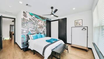 3 slaapkamers, een strijkplank/strijkijzer, wifi, beddengoed