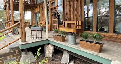 Divinely Designed Retreat/Get Away Home in a Peaceful Setting/ 5 Beautiful Acres