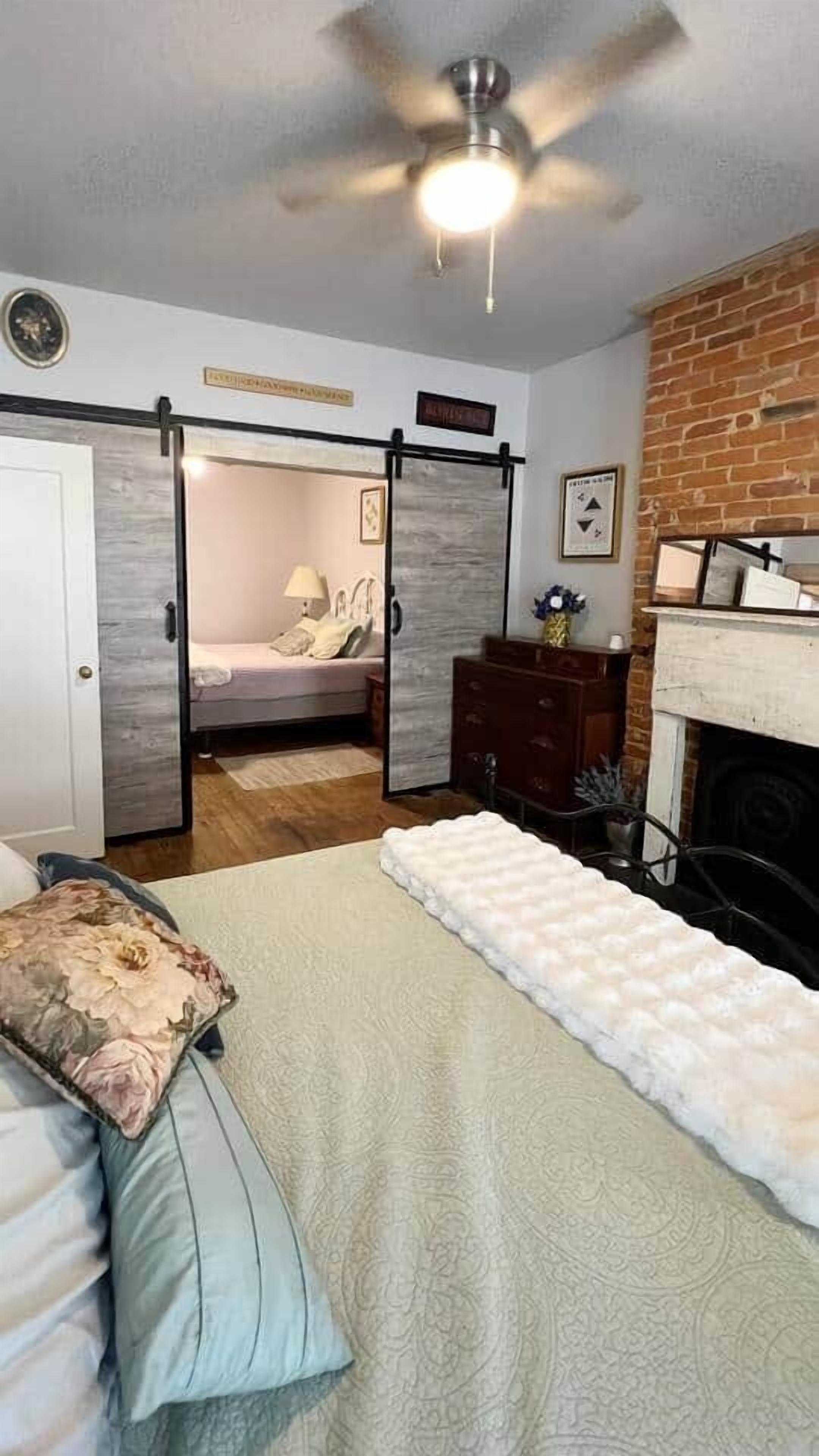 2 soverom, strykejern/-brett, wi-fi og sengetøy