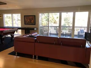 غرفة الألعاب