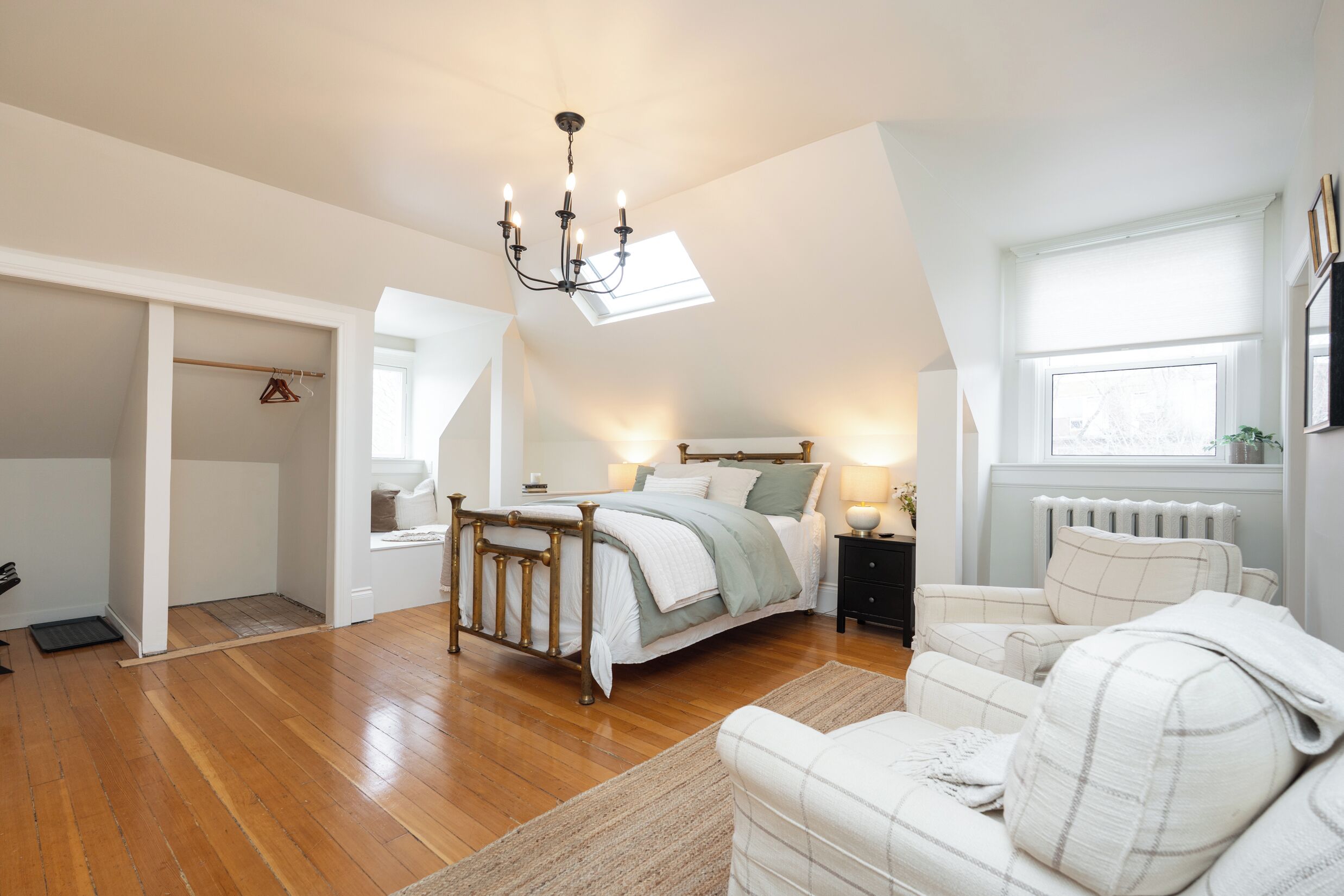 Chambre Double Supérieure, 1 grand lit | Articles gratuits dans le mini-bar, fer et planche à repasser