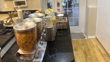 Free daily continental breakfast