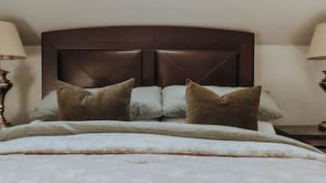 Superior Double Room, 1 Queen Bed | Iron/ironing board, free WiFi