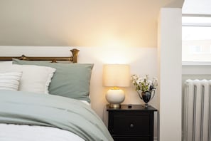 Free minibar, iron/ironing board, free WiFi