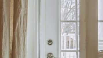 Kamar Double Superior, 1 Tempat Tidur King, balkon | Minibar gratis, setrika/meja setrika, dan Wi-Fi gratis