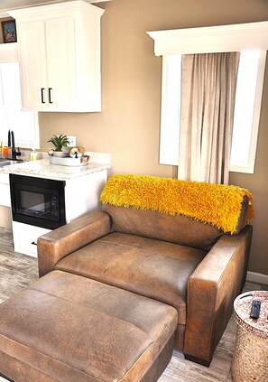 TV - Cozy 1-bedroom resort in awesome Jacksonville near airport (Jacksonville)