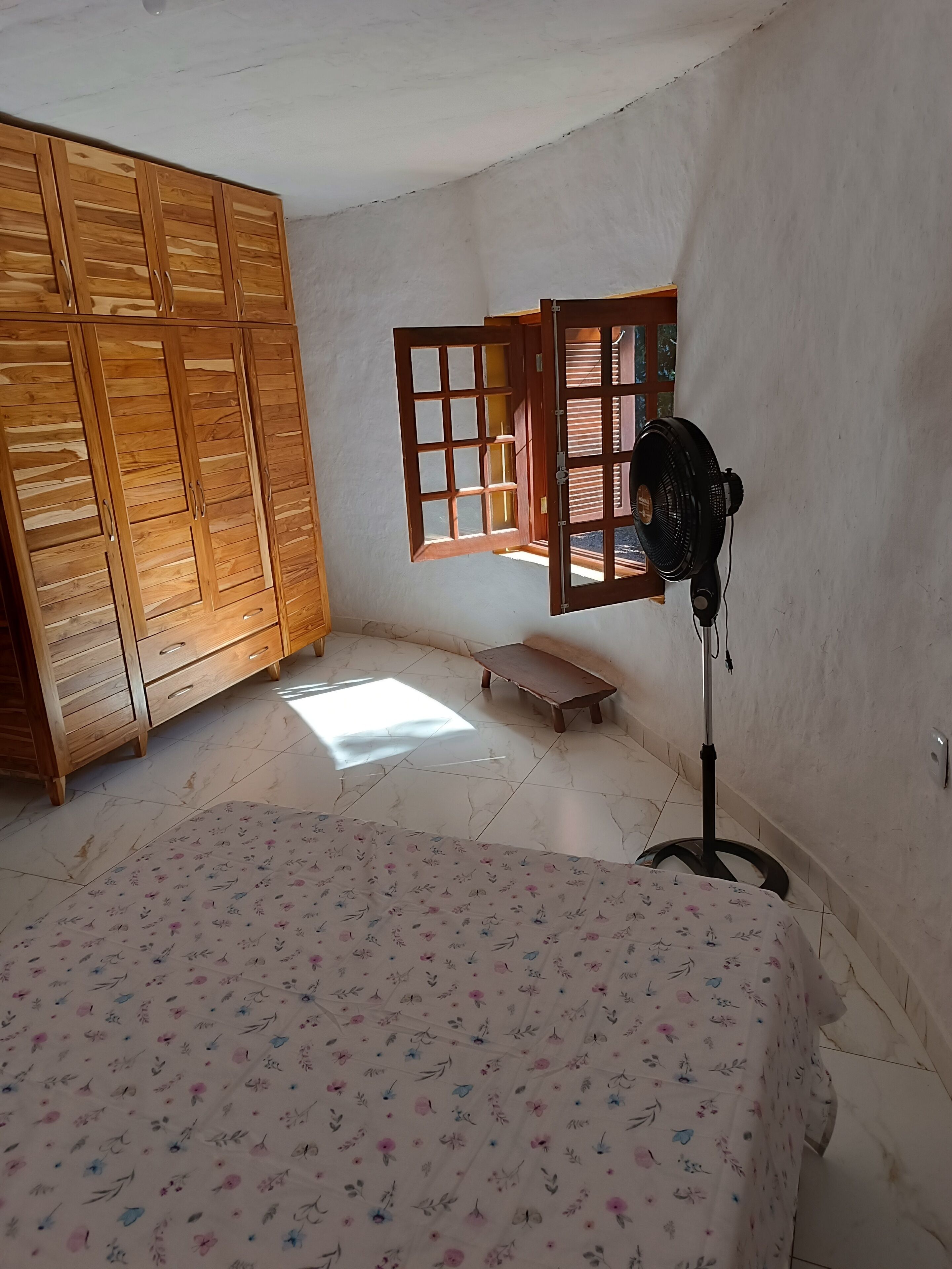 2 dormitorios, tabla de planchar con plancha, Internet y ropa de cama