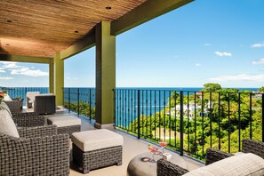Property grounds - Oceanview Penthouse with Rooftop Jacuzzi, Pool & Gym – Walk to Flamingo Beach (Playa Flamingo)