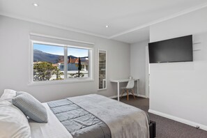 8 chambres, fer et planche à repasser, Wi-Fi gratuit, draps fournis