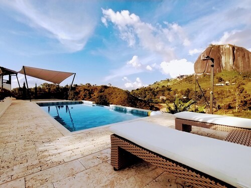 Increíble Villa de lujo, vistas espectaculares hacia la Piedra del Peñol