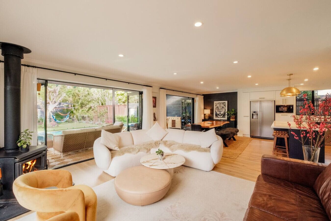 Smart TV, fireplace, offices